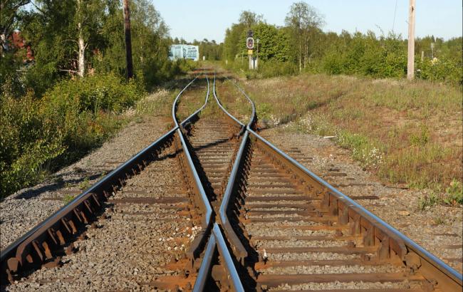 Через пошуки ймовірної вибухівки на залізничній колії на Мукачівщині призупиняли рух поїздів