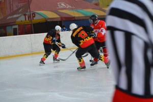 В Ужгороді визначилися півфіналісти чемпіонату Закарпаття з хокею (ФОТО)