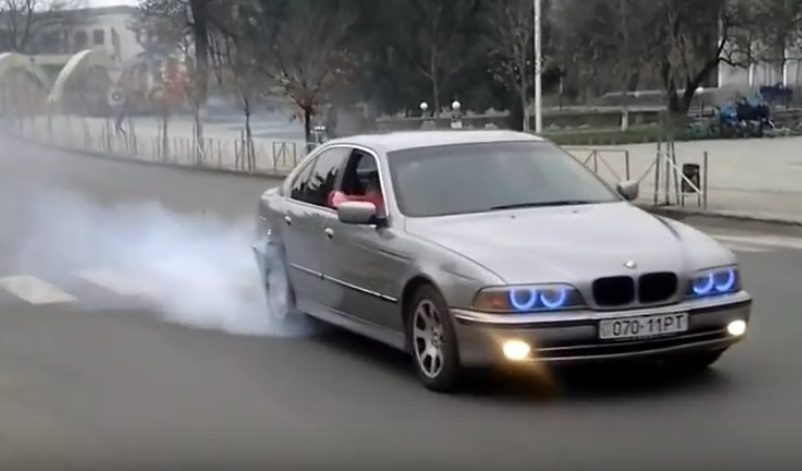 В Іршаві "золота молодь" на BMW виклала в YouTube відео своїх небезпечних "понтів" (ВІДЕО)