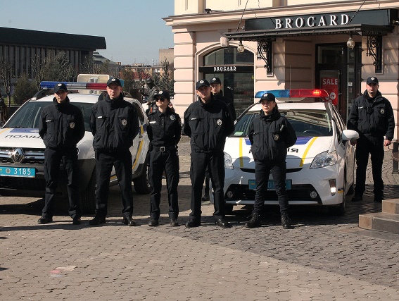 Патрульні поліцейські Ужгорода та Мукачева відзвітували за перші 100 днів своєї роботи (ФОТО, ВІДЕО)