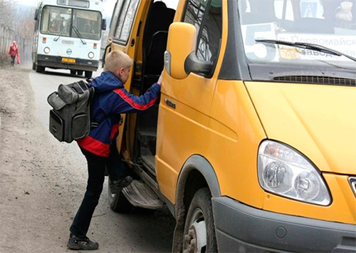 Квитки на безоплатне перевезення школярів громадським транспортом в Ужгороді виготовить кожна школа