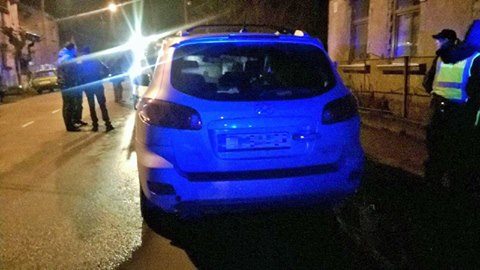 В Ужгороді після зупинки з метою попередження щодо фари нетверезий водій кинувся навтьоки від копів