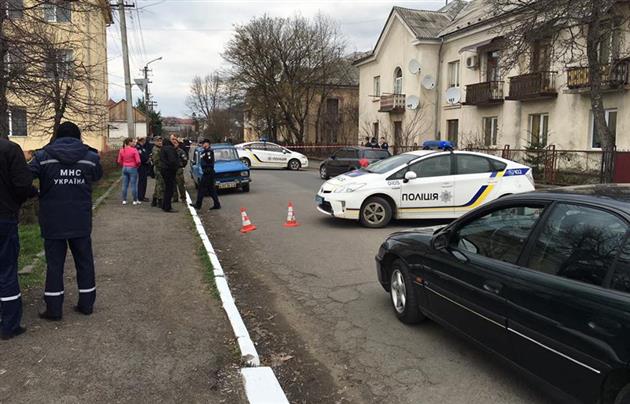 За фактом стрілянини у мікрорайоні Мукачева відкрито кримінальне провадження (ФОТО) 