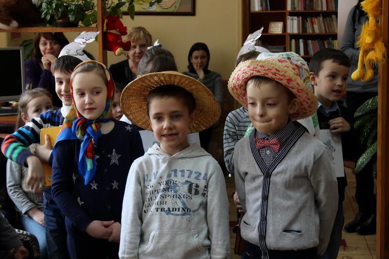 Всеукраїнський тиждень дитячого читання в Ужгороді розпочали театралізованим святом (ФОТО)