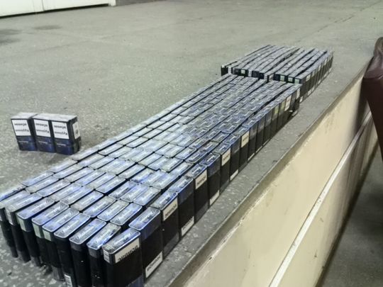 На "Тисі" на Закарпатті в обладнаному тайником ВАЗі виявили 680 "незаконних" пачок сигарет (ФОТО)