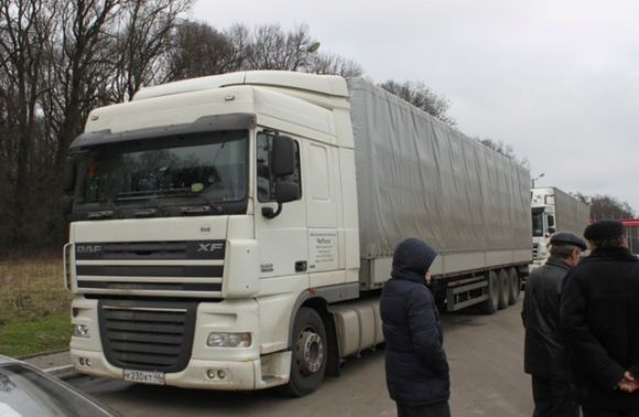 Російські вантажівки прориваються з Львівщини на Закарпаття
