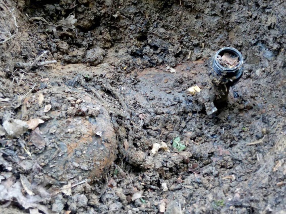 На Ужгородщині виявили незаконну врізку в нафтопровід (ФОТО) 
