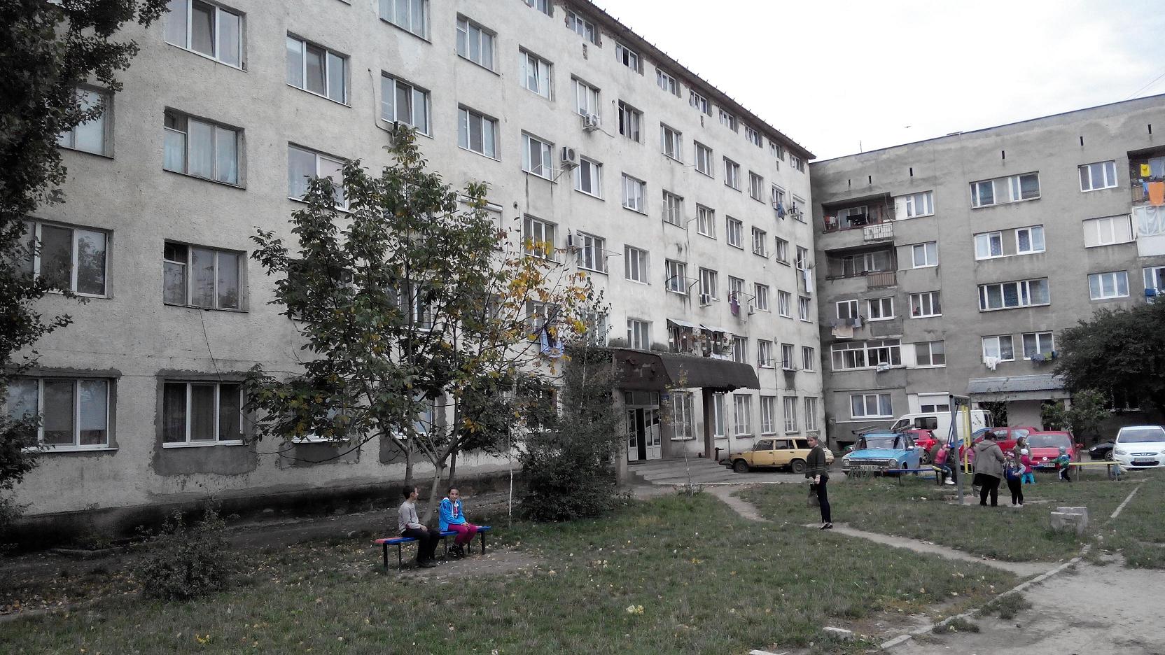 В Ужгороді тривають спроби судового виселення мешканців гуртожитку на Декабристів, 39