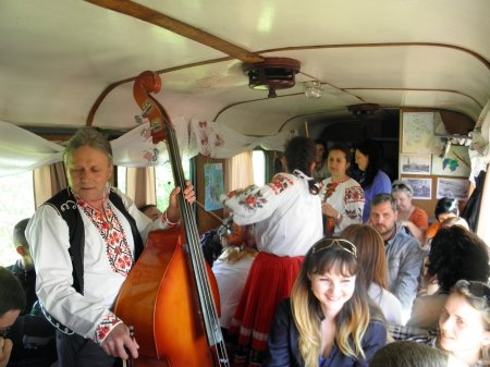 Виноробний фестиваль "Угочанська лоза" стартував поїздкою на вузькоколійному потязі (ФОТО, ВІДЕО)