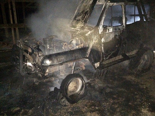 На Ужгородщині чоловік отримав опіки, намагаючись загасити загорання чотирьох автомобілів (ФОТО)