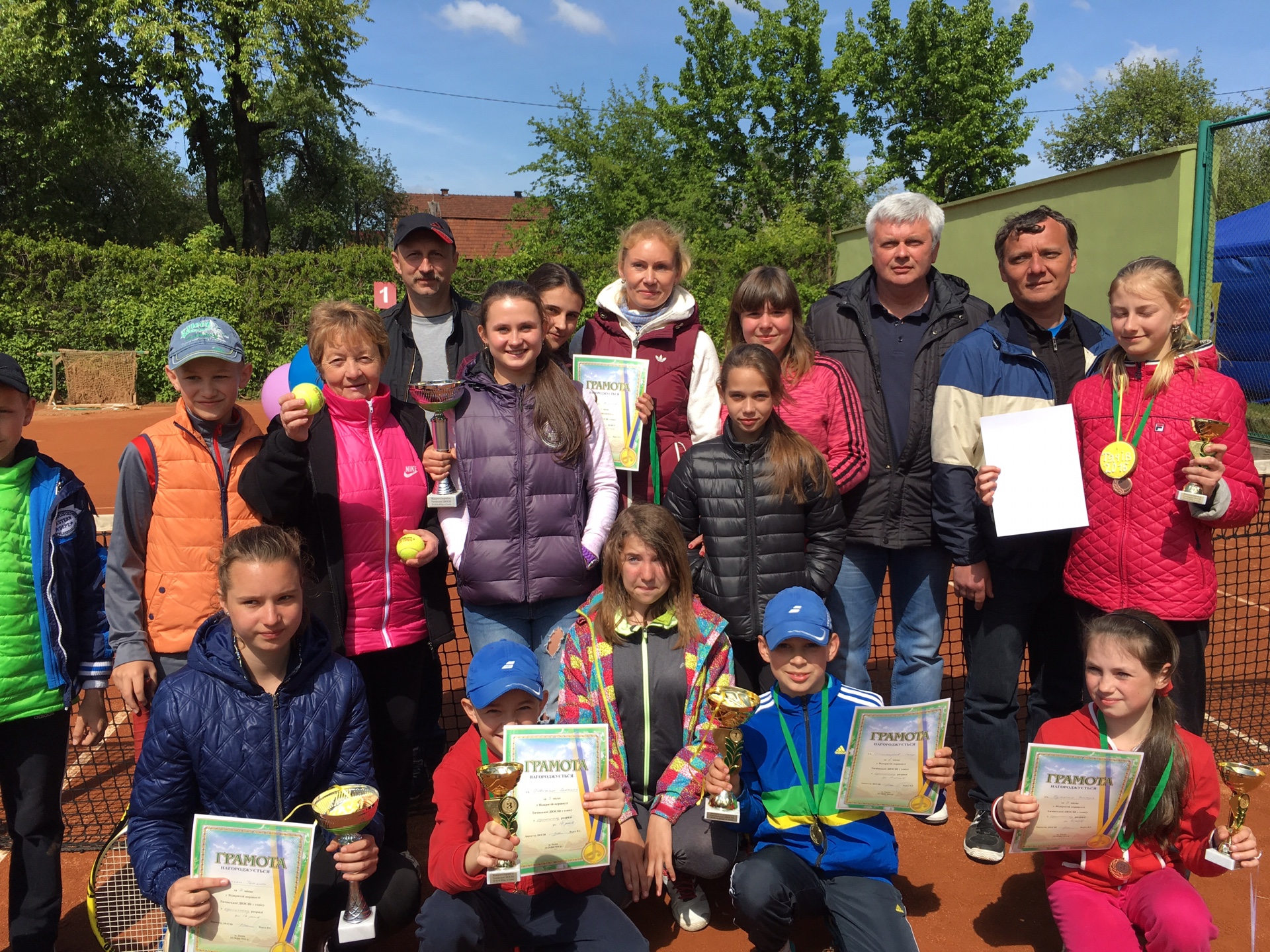 У "Відкритій першості Тячівської ДЮСШ з тенісу" взяли участь 110 юних спортсменів (ФОТО)