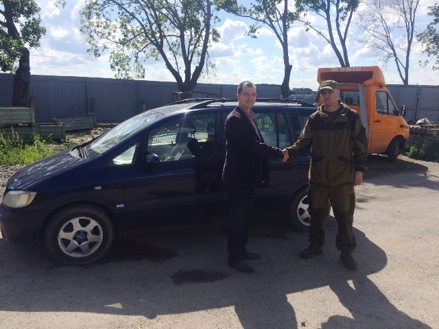 В Ужгороді військовикам передали конфісковані "морозилки" та "Опель", а рятувальникам – "Форд Фокус"