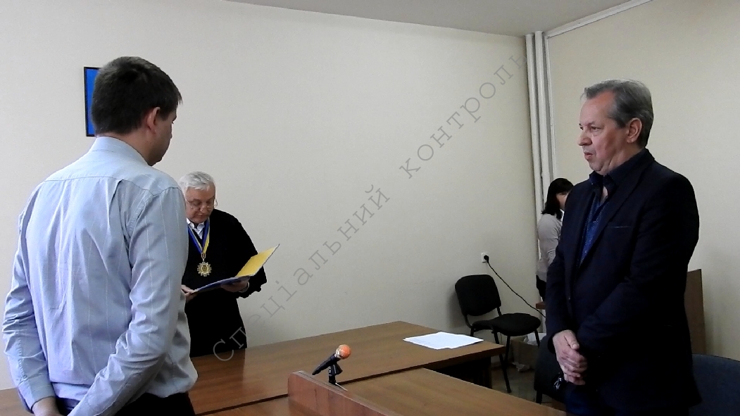 Директора Закарпатського облмуздрамтеатру, підозрюваного за хабарництво, суд залишив на посаді (ВІДЕО)
