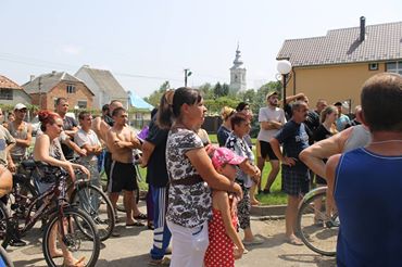 У Текові на Виноградівщині постраждалі від нищівного граду перекривали дорогу (ФОТО)