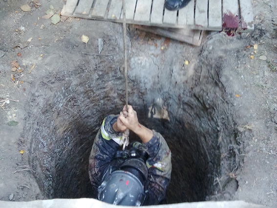 У водостічному колодязі на Виноградівщині виявило тіло жінко