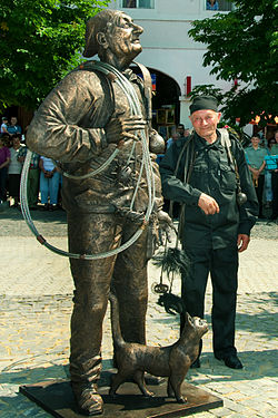 У день народження людини-пам'ятника в Мукачеві проведуть Парад сажотрусів