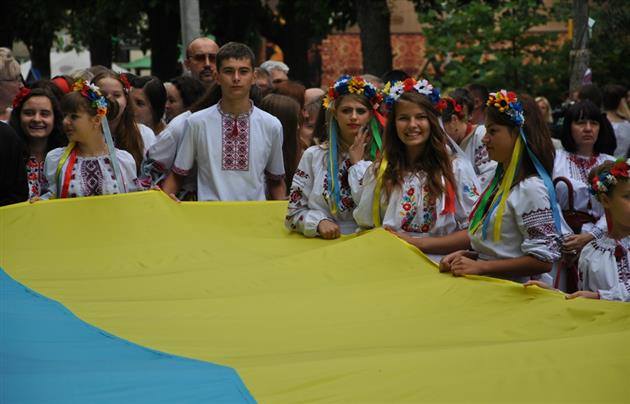 З нагоди 25-ї річниці Незалежності України Мукачевом пройде Парад вишиванок