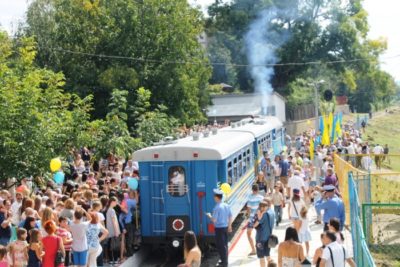 В Ужгороді урочисто відкрили відновлену дитячу залізницю (ВІДЕО)