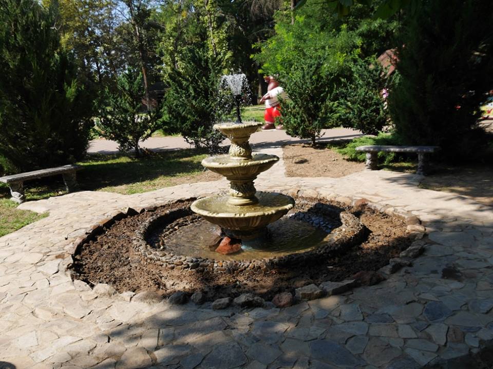 У Боздоському парку в Ужгороді запрацював новий фонтан і плануються концертні зони (ФОТО)