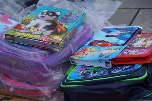 Майбутнім тячівським першокласникам подарували рюкзаки зі шкільним приладдям (ФОТО)