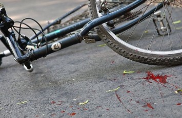 У Вишкові 21-річний хустянин на зустрічній смузі смертельно травмував 70-річного велосипедиста