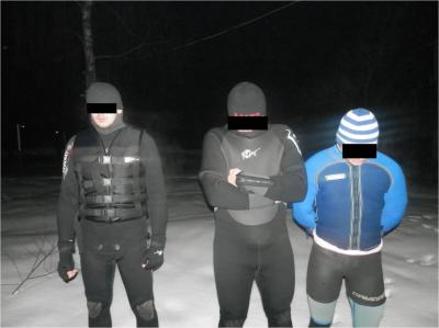 На закарпатській Рахівщині затримали трьох контрабандистів-"водолазів" (ФОТО)