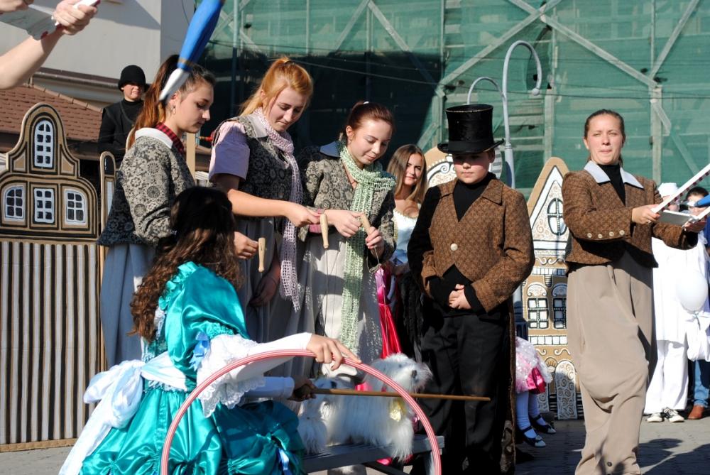В Ужгороді стартував XVI фестиваль "Інтерлялька" (ФОТО)
