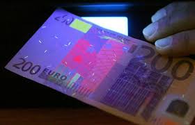 Ужгородець намагався обміняти фальшиві 200 євро