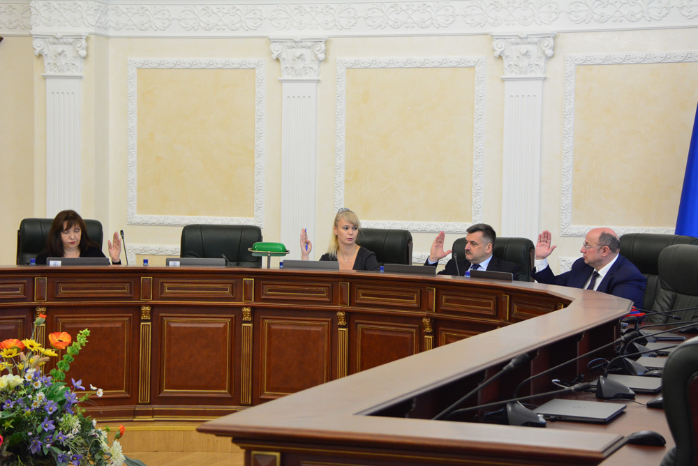 Суддю Ужгородського міськрайонного суду Ротмістренка  відсторонено від здійснення правосуддя