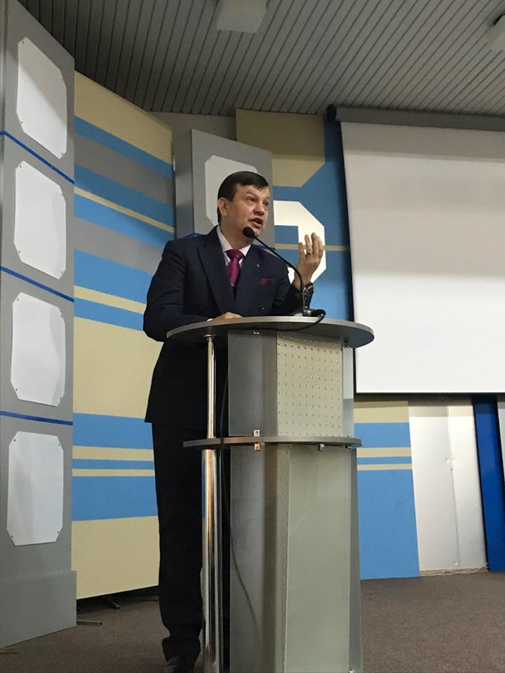 В Ужгороді близько 200 адвокатів взяли участь у форумі проти кулуарних змін профільного законодавства (ФОТО, ВІДЕО)