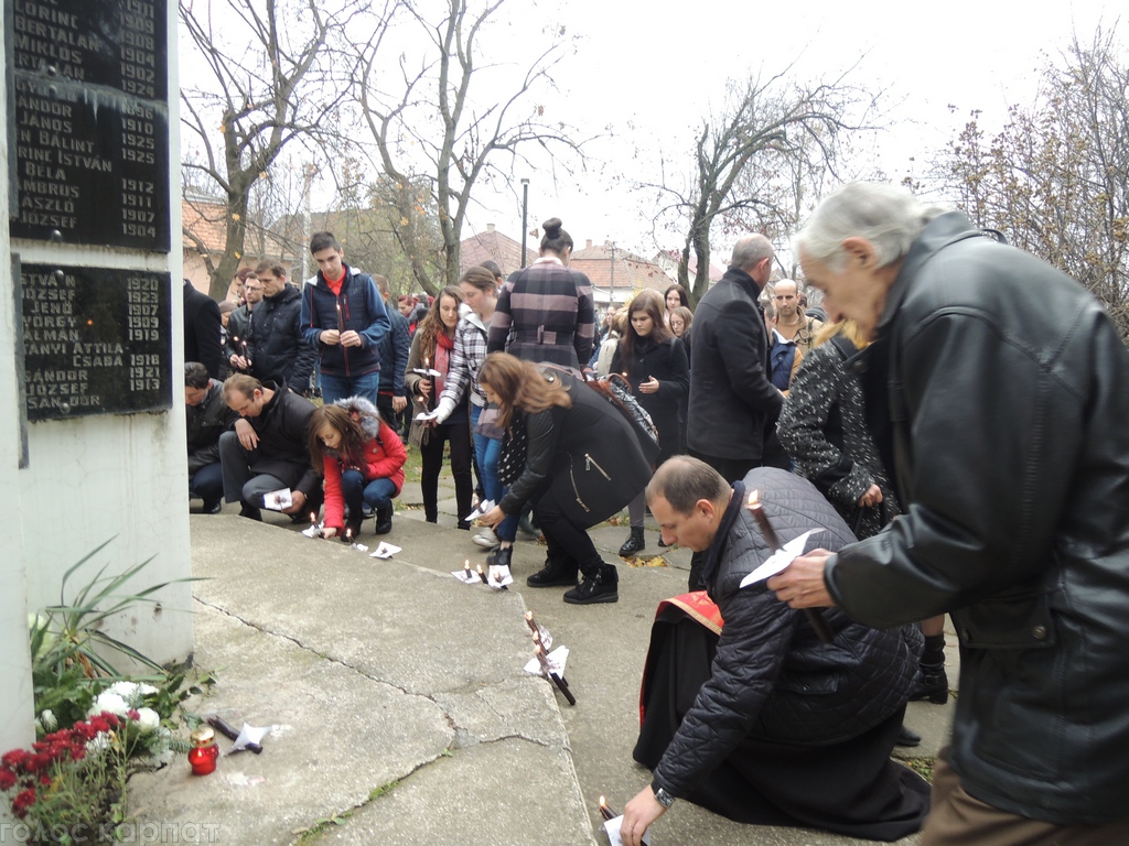 Угорці Закарпаття вшанували жертв сталінських концтаборів (ФОТО)