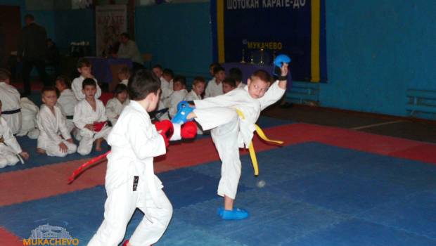 У Мукачеві відбувся осінній чемпіонат Закарпаття з Шотокан карате (ФОТО)