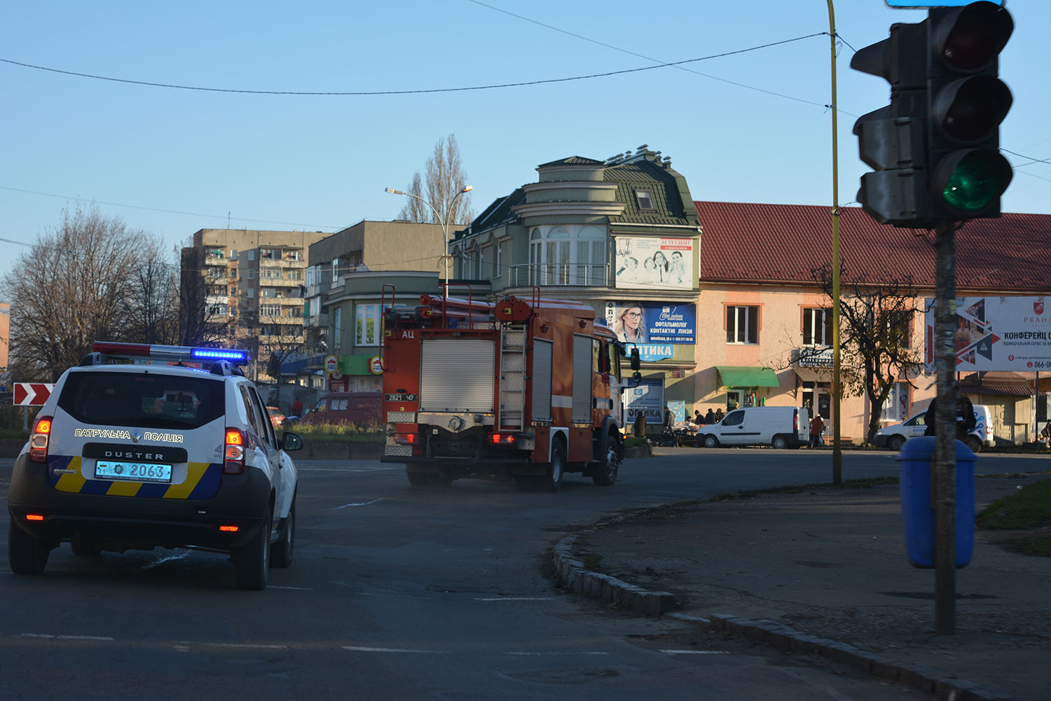 В Ужгороді та Мукачеві перевіряли, як водії пропускають оперативні автомобілі (ФОТО)