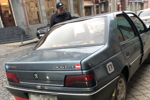40-річний мукачівець викрав незачинений Peugeot, аби покататись по місту