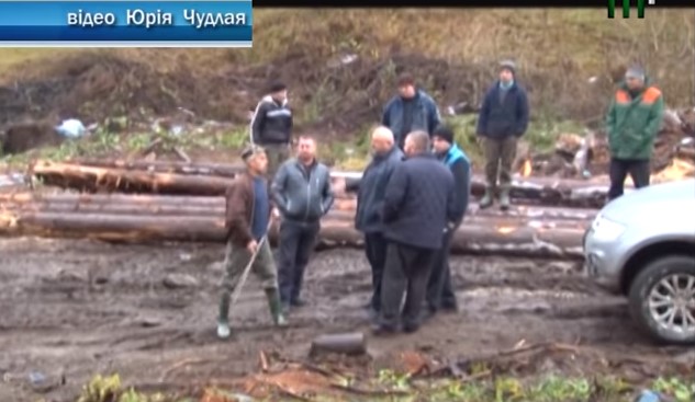 На Тячівщині лісівники у компанії з головою сільради зустріли журналістів лайкою та з погрозами (ВІДЕО)