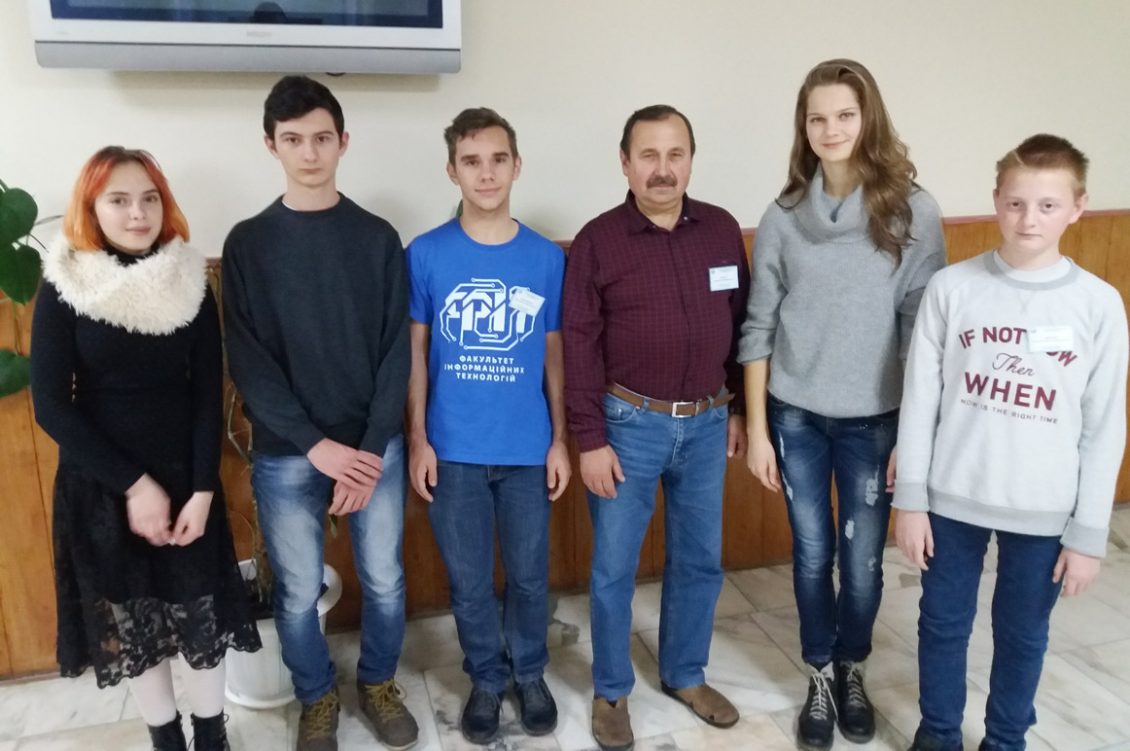 Учнівська команда з Закарпаття вдруге поспіль виборола "золото" на Всеукраїнському турнірі юних інформатиків (ФОТО)