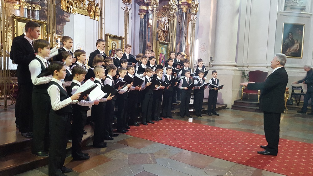 Хор хлопчиків та юнаків з Мукачева провів концертне  турне чеськими містами (ФОТО, ВІДЕО)
