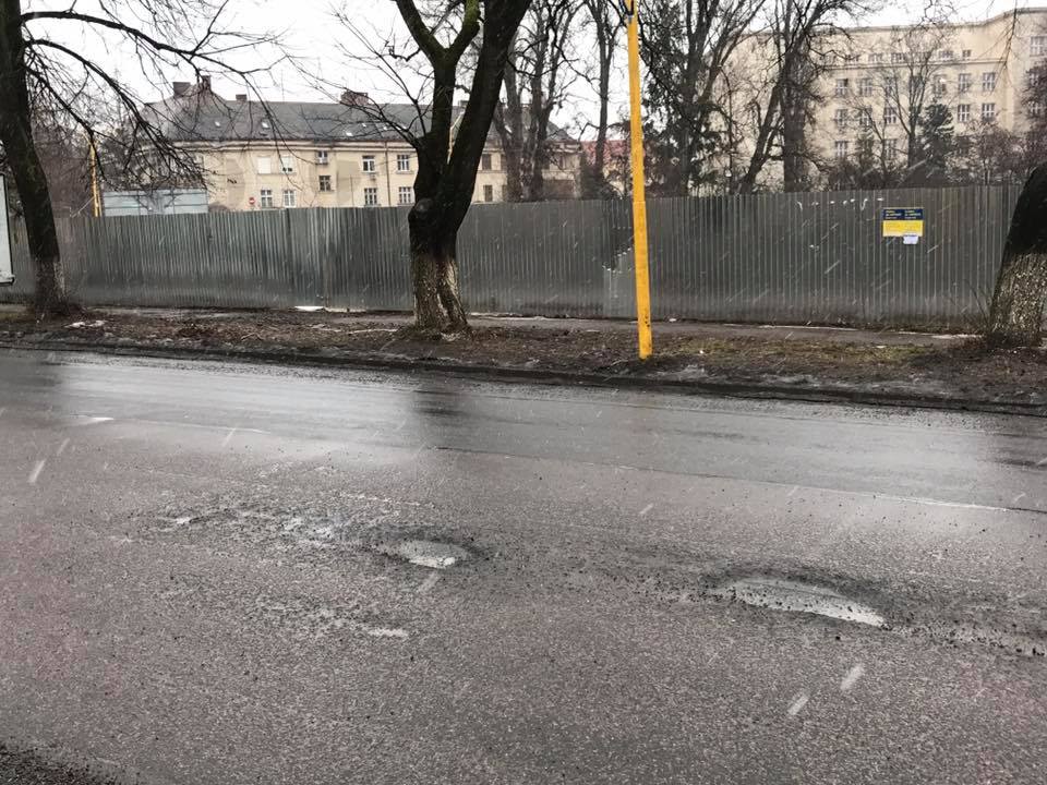 В Ужгороді після критики в соцмережах перевірять стан відремонтованих під завершення року вулиць