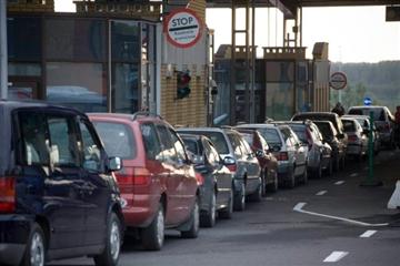 На Закарпатті у січні щодоби понад тисячу автівок ввозились в Україну в режимі "транзит"