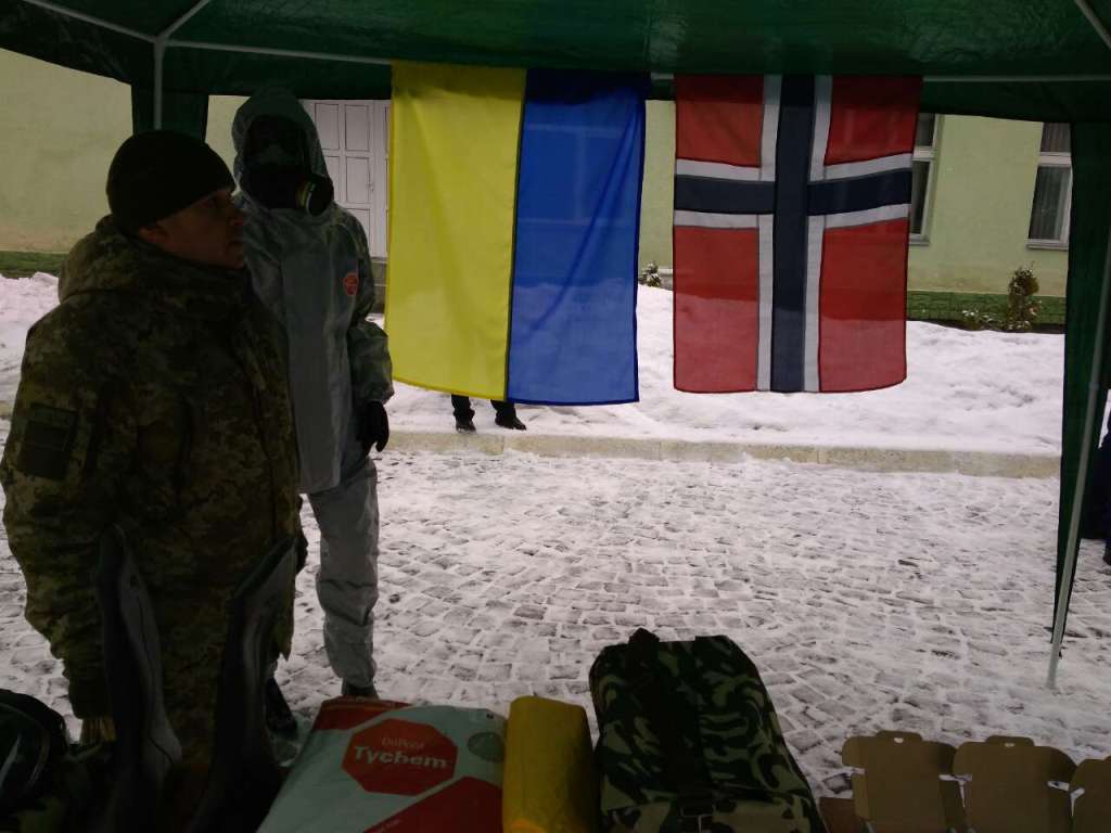 Прикордонникам на Закарпатті передали обладнання для виявлення радіаційних матеріалів, знезаражування та дозиметрії від уряду Норвегії (ФОТО)