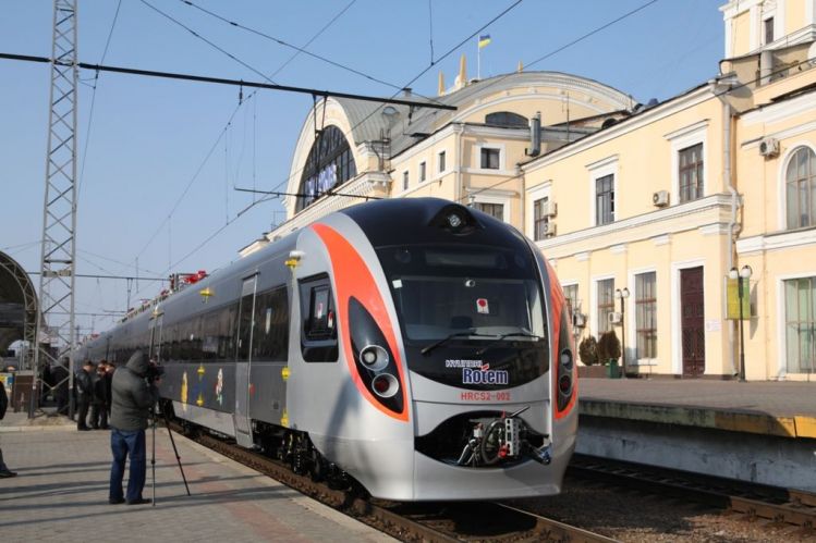 Україна готує запуск нових поїздів у Будапешт і Кошиці