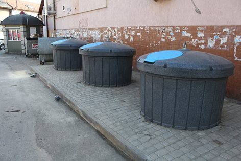 У Мукачеві облаштують ще 4 майданчики підземних контейнерів для сміття (ФОТО)