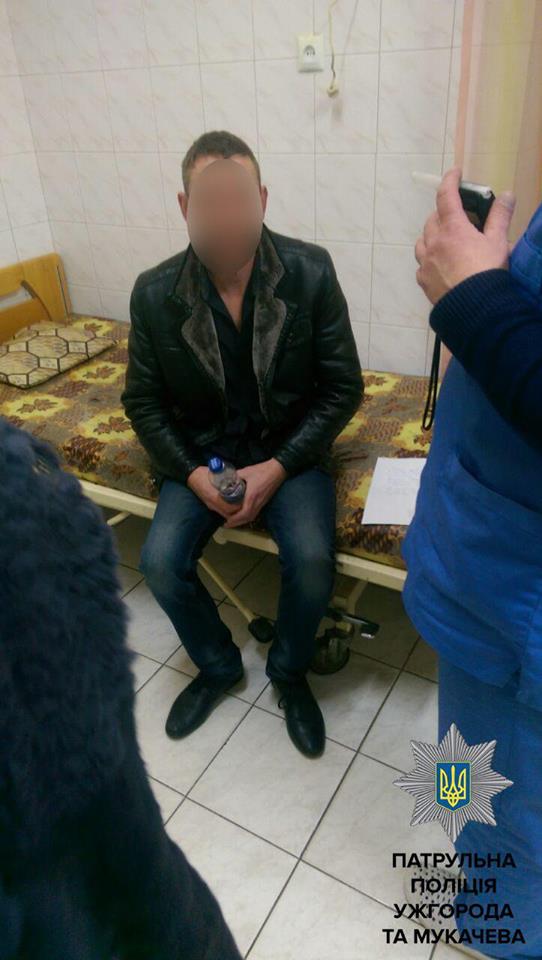 У Мукачеві затримали чоловіка, який чіплявся до малолітньої дівчини (ФОТО)