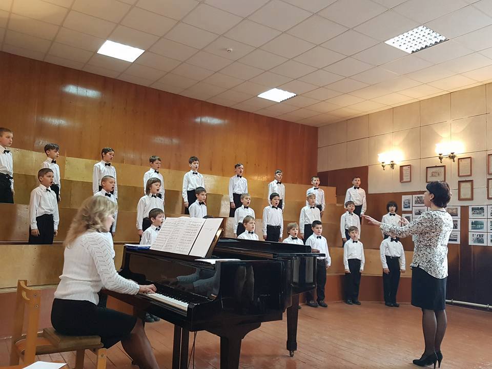 У Мукачеві презентували навчальний посібник "Співає дитячий хор" (ФОТО)