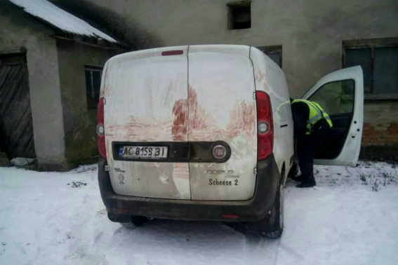 Чоловіків, які викрали припаркований на вулиці Ужгорода Fіаt Dоblо, затримали в одному з сіл району