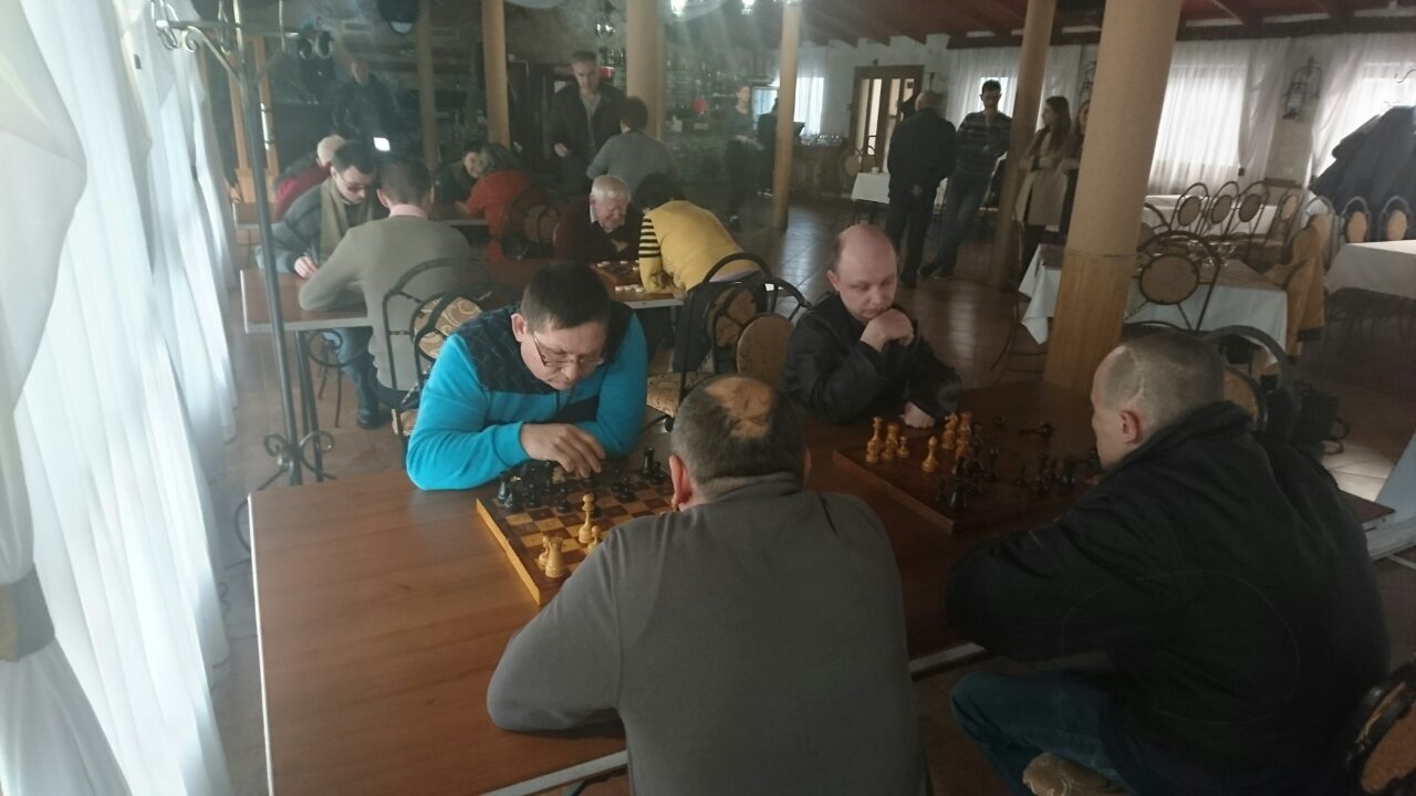 У Мукачеві відбувся обласний турнір з шахів та шашок серед інвалідів (ФОТО)