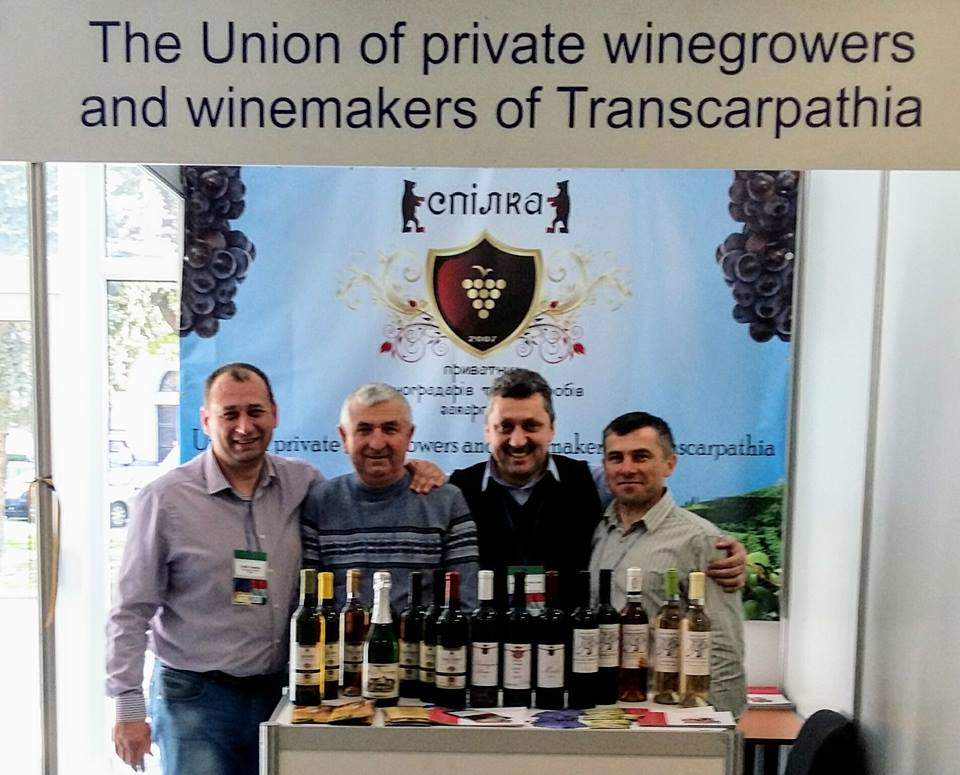 Закарпатські винороби презентувалися на українсько-угорському аграрному бізнес-форумі у Кішварді (ФОТО)