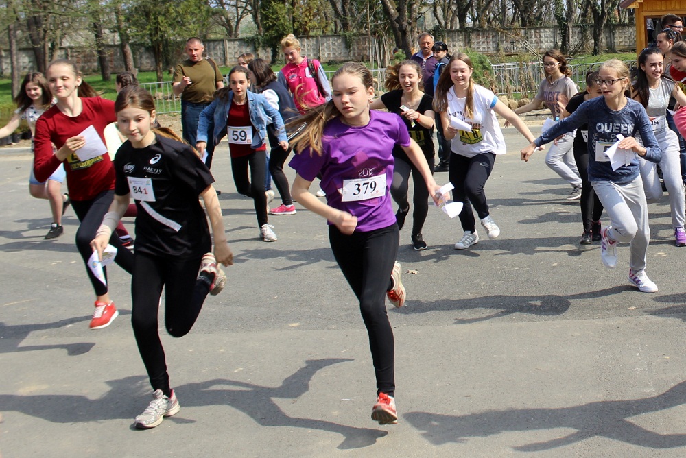 Школярська молодь Мукачева змагалася у спортивному орієнтуванні (ФОТО)