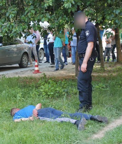 В Ужгороді грабіжник при затриманні поранив з "пневмата" поліцейського (ФОТО)