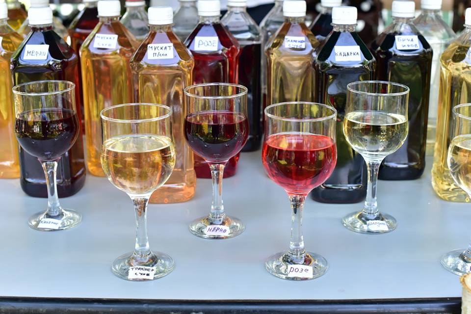 На фестивалі "Угочанська лоза" у Виноградові обирали найкраще вино з-поміж 112 видів (ФОТО)